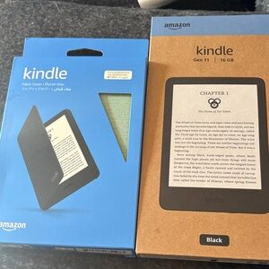 Amazon Kindle Gen 11 - Black with Green Fabric Cover